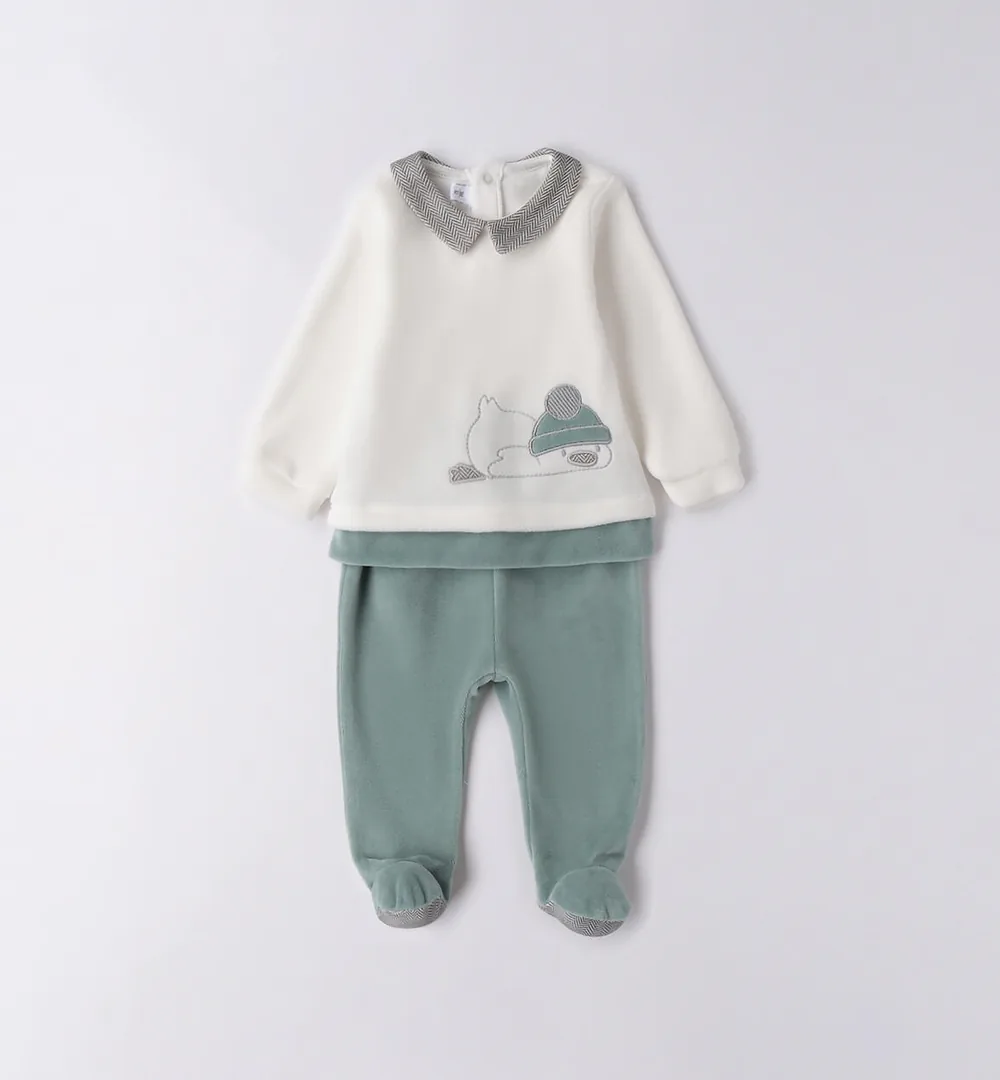 Conjunto pelele dos piezas bebé niño en verde empolvado y blanco 1 Pelele dos piezas bebé niño