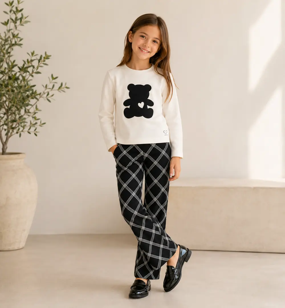 Conjunto niña Sarabanda con camiseta de osito y pantalón de cuadros 1 Conjunto niña Sarabanda