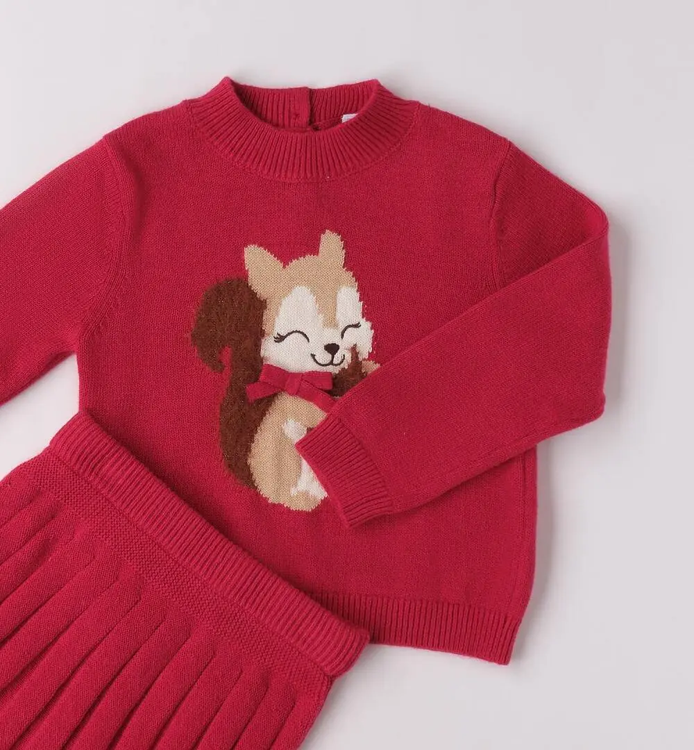 Conjunto de punto niña magenta con ardilla y falda plisada 4 conjunto de punto niña