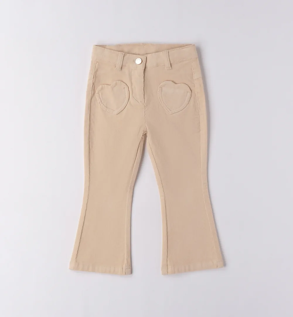 Pantalón campana niña beige con bolsillos de corazón 1 pantalón campana niña