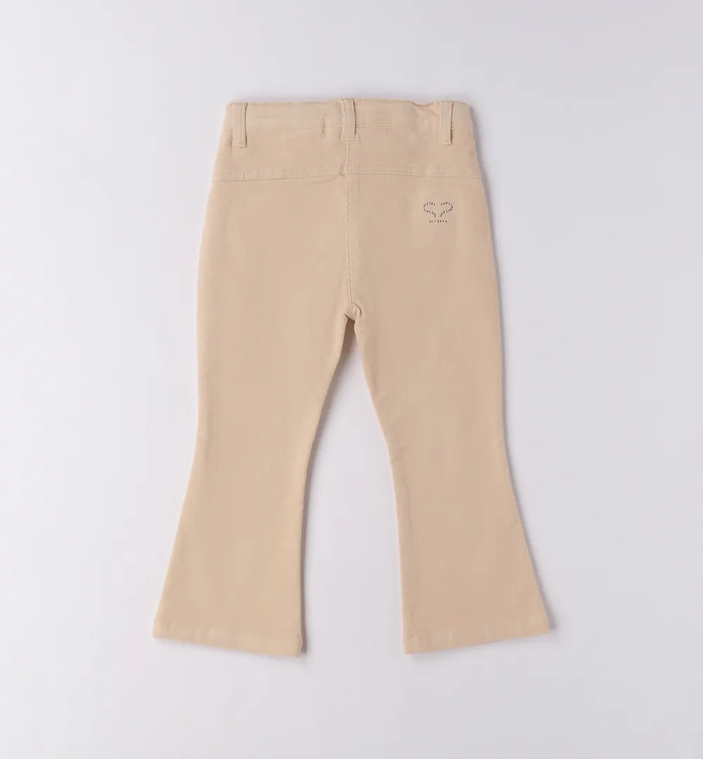 Pantalón campana niña beige con bolsillos de corazón 3 pantalón campana niña